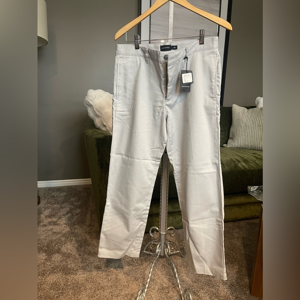 NWT club Monaco uniform cropped pants